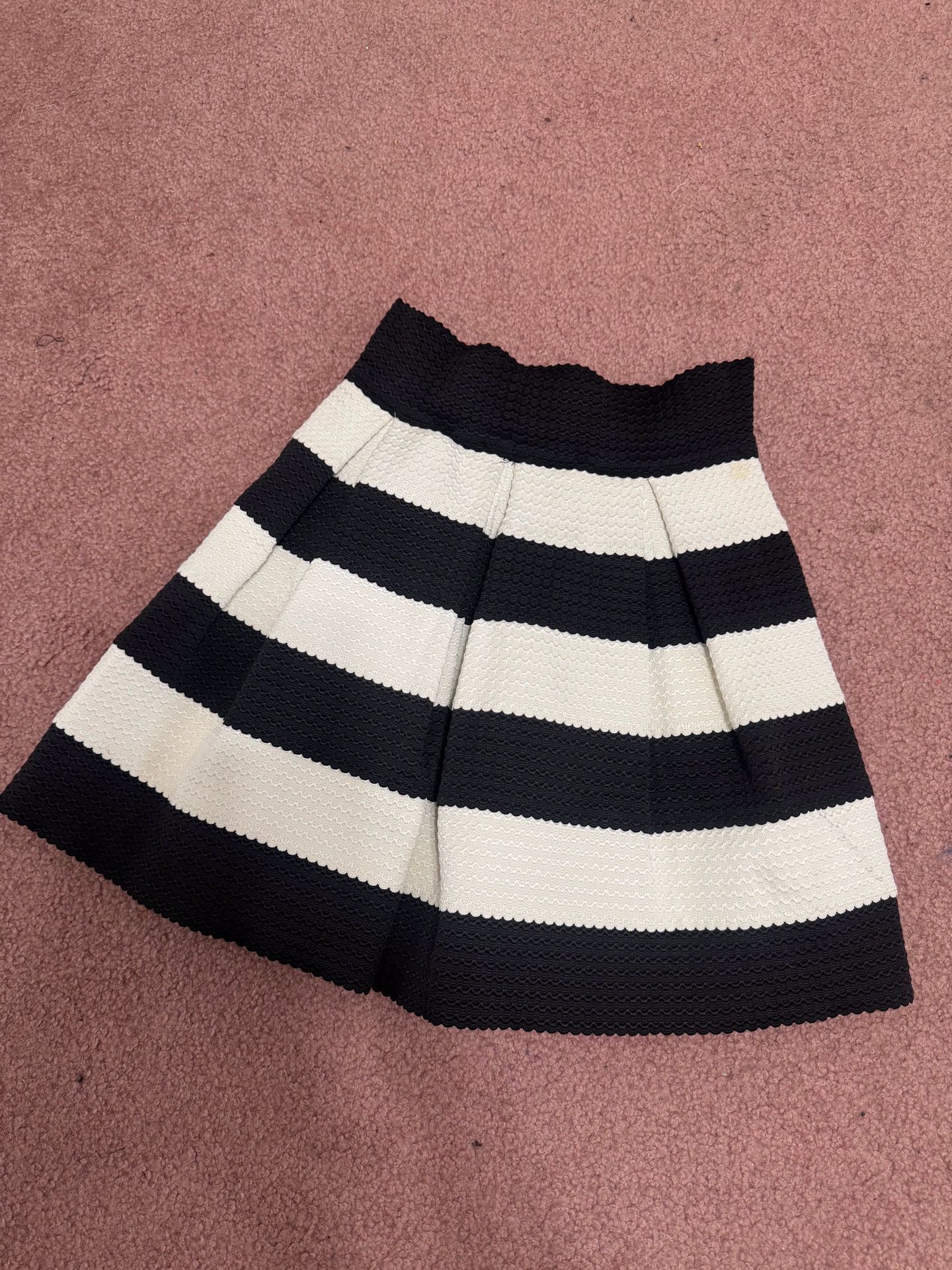 Small Black White Striped Y2K Flair Retro Skirt
