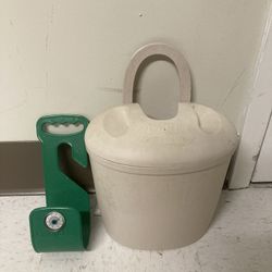 Plastic Pocket hose holder with thermometer hanger-holds up to 50 foot hose