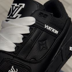 Louis Vuitton Trainer Black With White 
