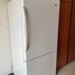 Amana refrigerator