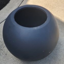 CRATE & BARREL SMALL SPHERE  PLANTER