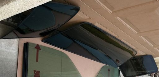 Obs Rear window glass ext quarter panels