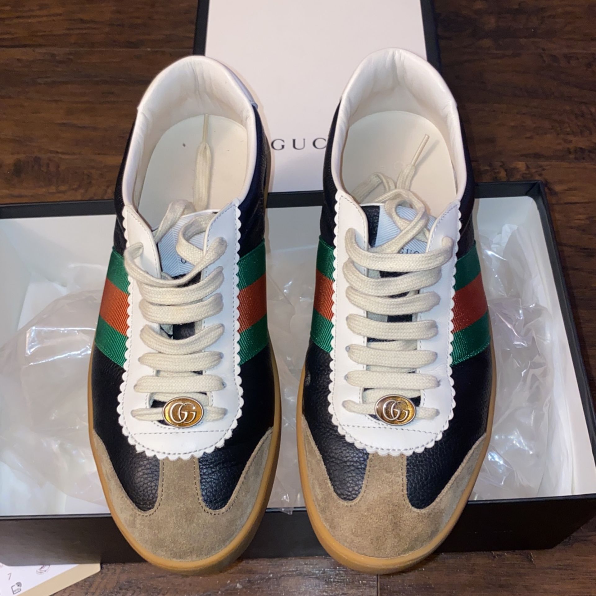 Gucci LowTop Shoes (Size7)