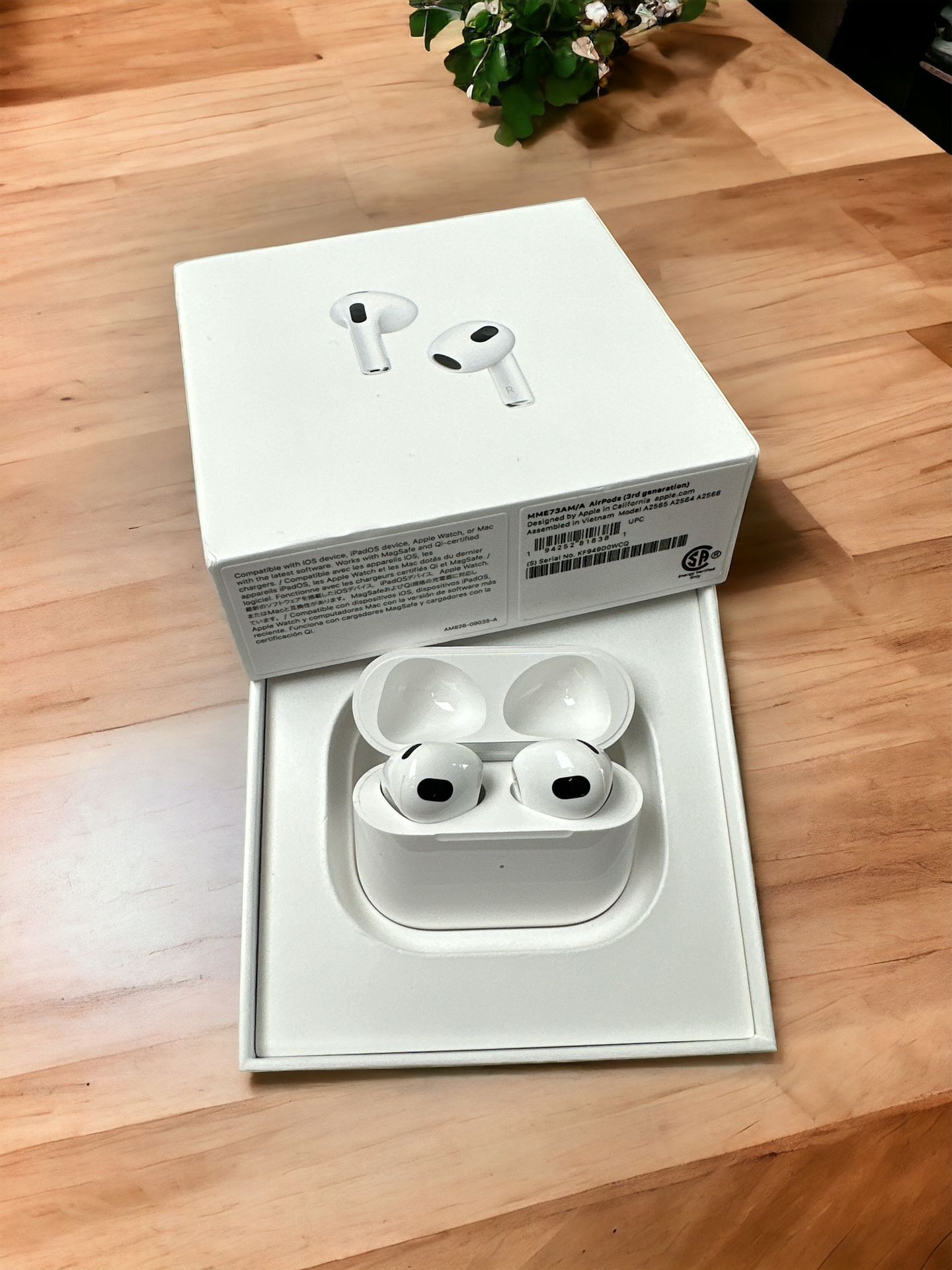 Apple AirPods (3rd Generation) Wireless Ear Buds • Bluetooth