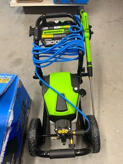 Greenworks 3000-PSI 2.0-GPM Cold Water Electric Pressure washer with 5 Spray Tips