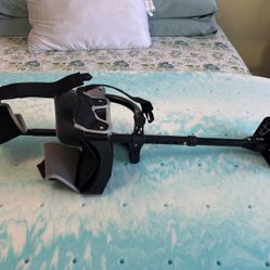 Hands Free Crutch With Saferty Kneepad, Peg Leg Crutch  Alternative For Adults Never Use it.