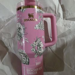 Stanley x Wicked  For Good 40oz FlowState Quencher Tumbler Ozian Reprise. 