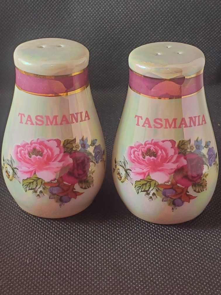 Salt/Pepper Shakers