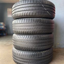 195/65/15. ROAD HUGGER 