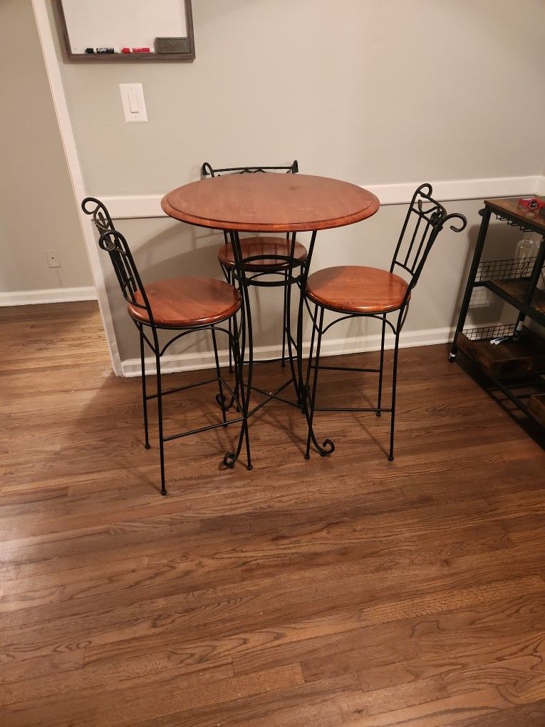 Wood Pub Table And Chairs 