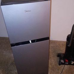 Mini Fridge Brand New 