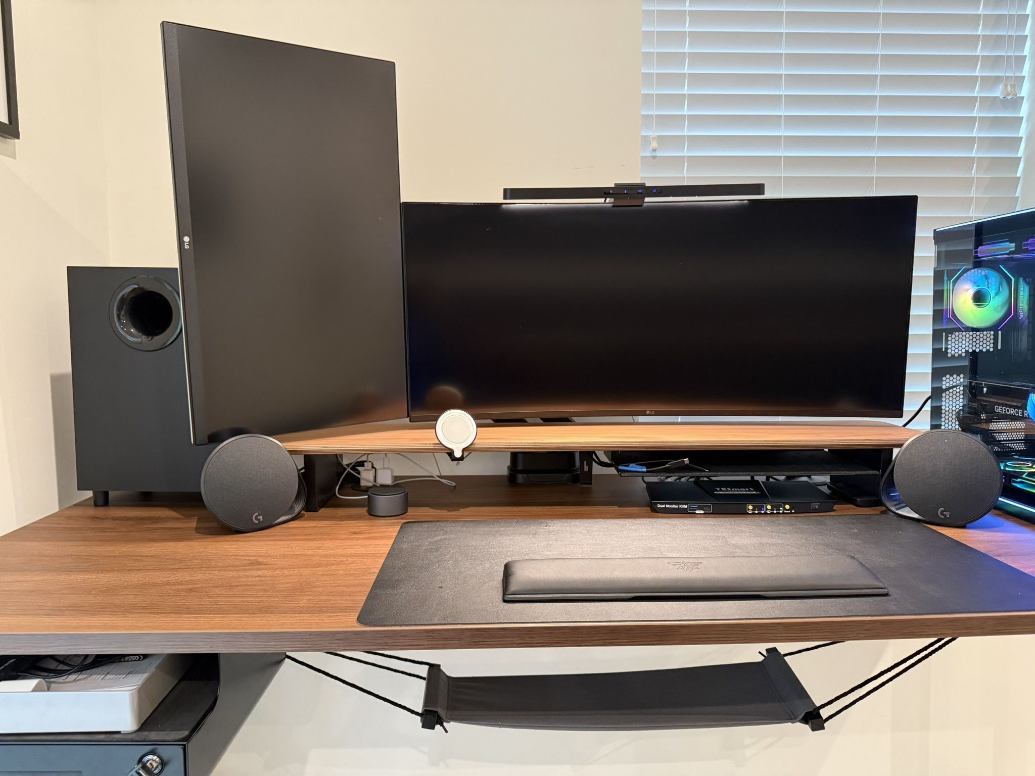 🖥️🖥️ Dual Monitor Setup – LG 38” UltraWide + LG 27” 4K + Vertical Arm – USB-C, HDR
