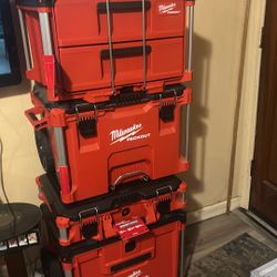 Brand new Milwaukee pack outs have the brand new rolling huge drawer