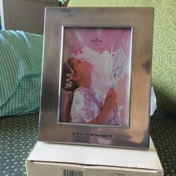 Hallmark ‘A day to remember’ 5x7 picture frame