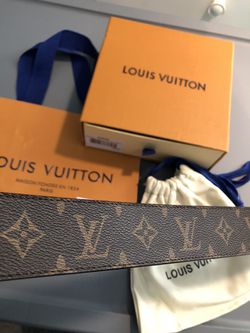 Authentic Louis Vuitton LV belt gold buckle for Sale in Honolulu, HI -  OfferUp