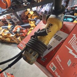 DEWALT CORDED  ANGLE  GRINDER 4 1/2 IN 