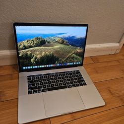 Macbook pro 15 in i7 16gb ram 512gb ssd, Adobe, ms office, charger 100% bat health or best offers