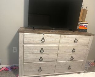 MATTRESS NOT INCLUDED. King Size Bedroom Set. MATTRESS NOT INCLUDED.
