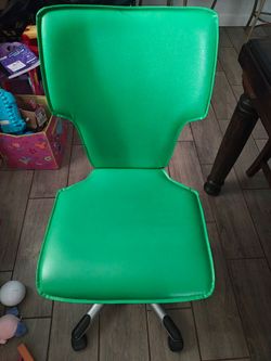 Green adjustable computer chair