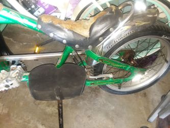 Schwin sting ray bike