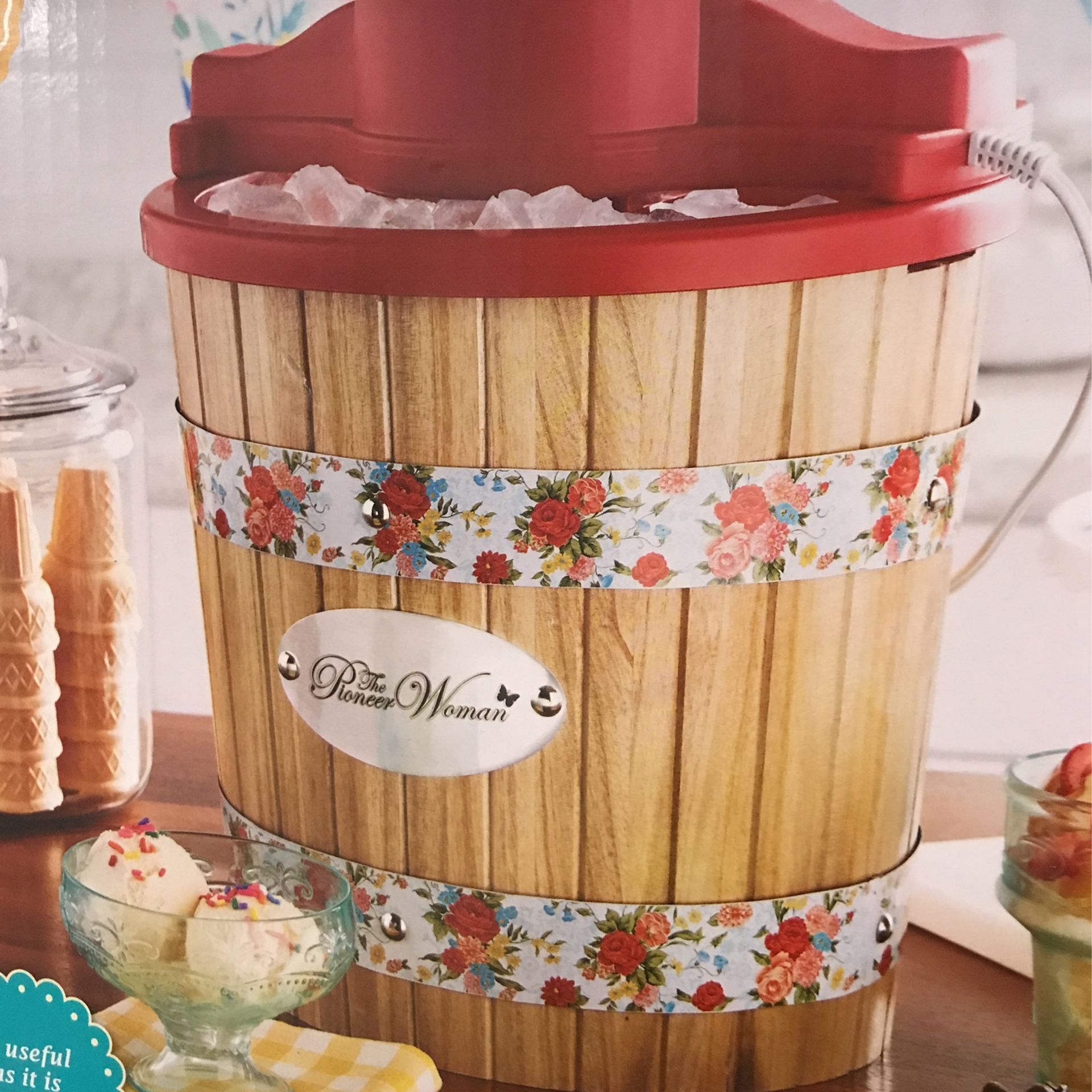 The Pioneer Woman 4 Quart Ice Cream Maker, Sweet Rose for Sale in San  Diego, CA - OfferUp