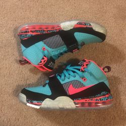 NIKE AIR TRAINER SC BO JACKSON HIGH ‘SOUTH BEACH’ SIZE 8 - BOX NOT INCLUDED **NEVER BEEN WORN** **BRAND NEW** **MUST BE ABLE TO MEET IN DMV AREA**