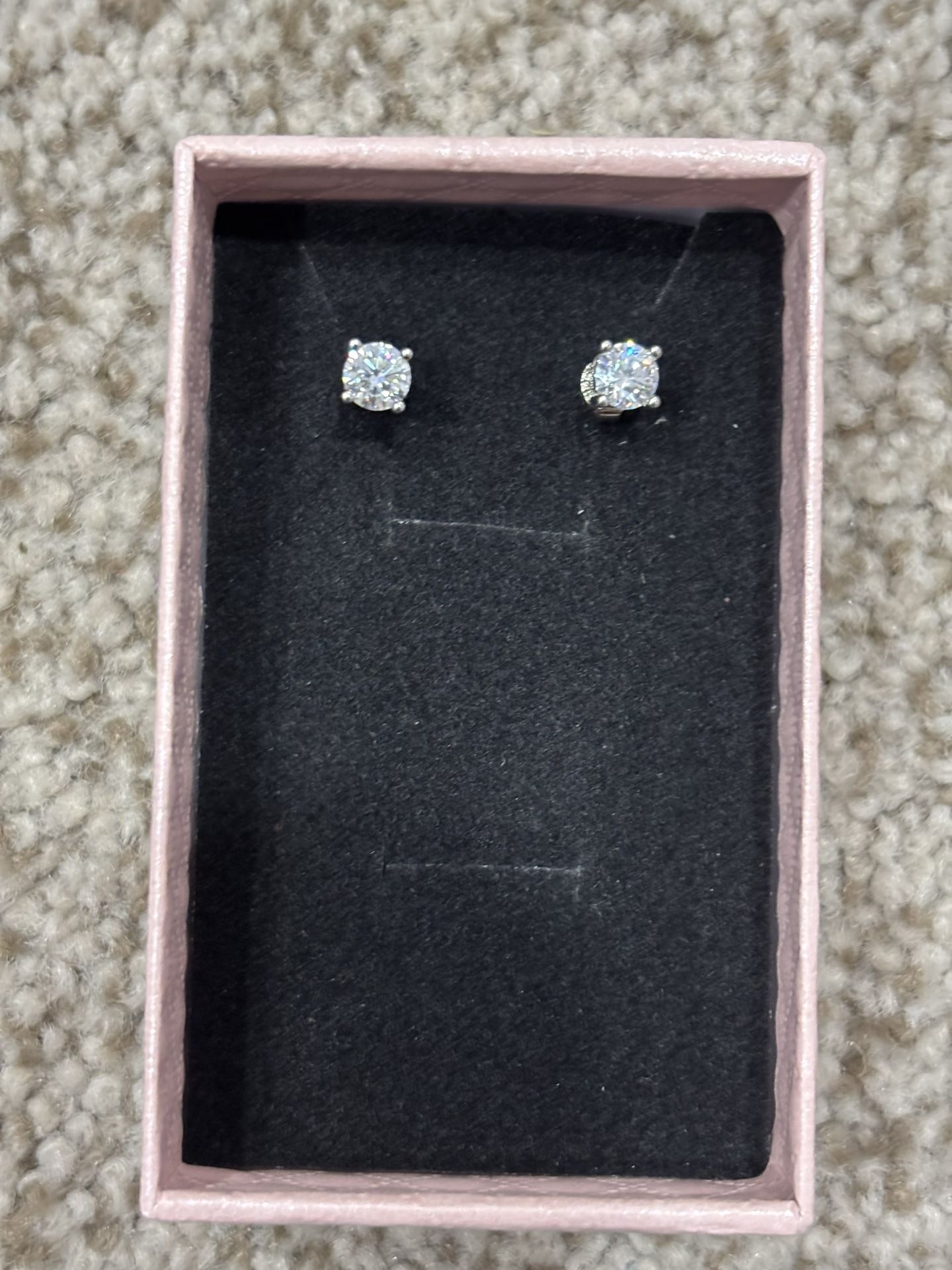 Sterling silver Diamond stud earrings