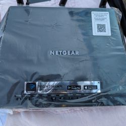 NETGEAR Nighthawk Smart Wi-Fi Router, R6700 - AC1750. $75 OBO