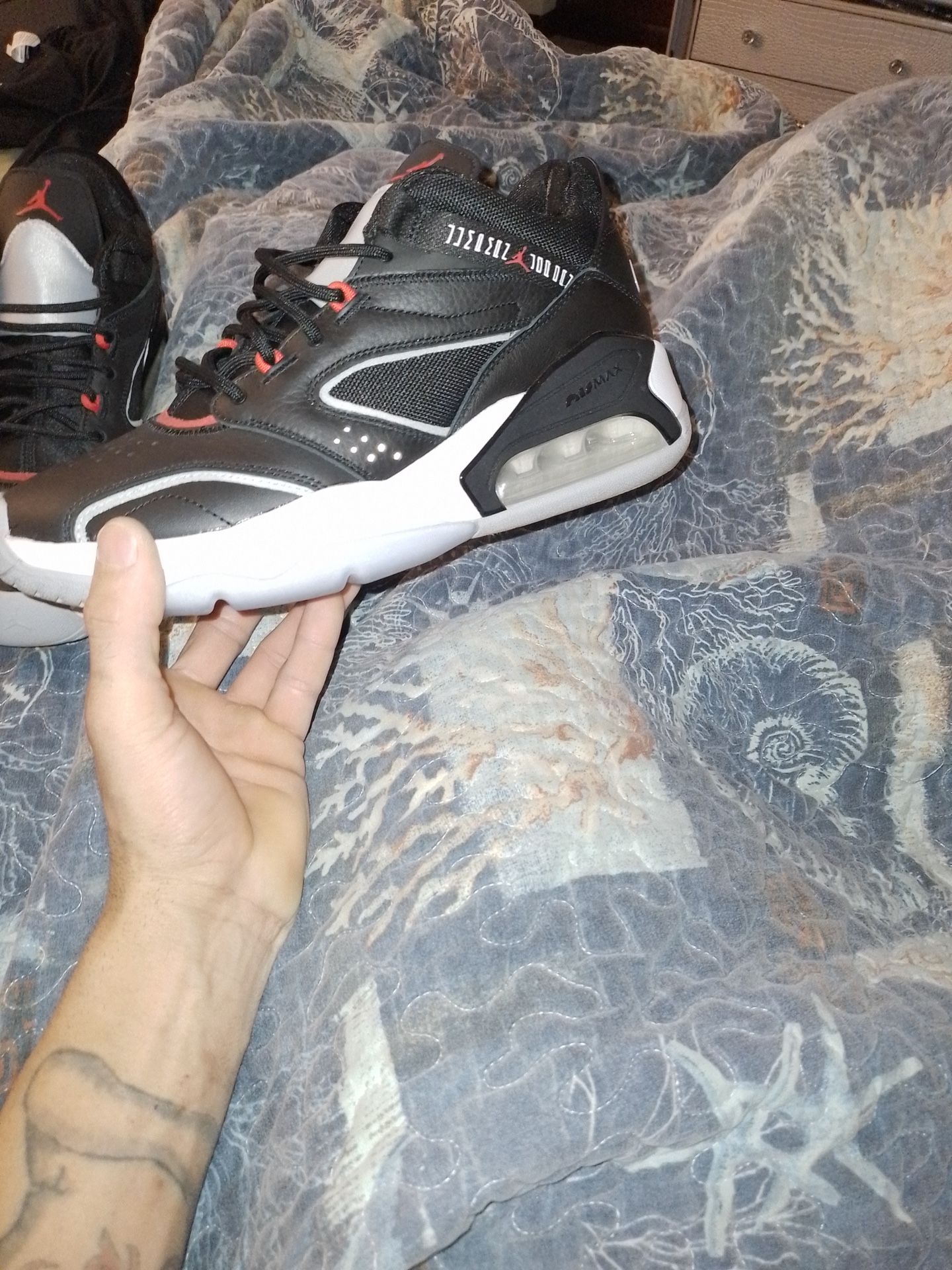 Jordan Retro Size 10 Hombre