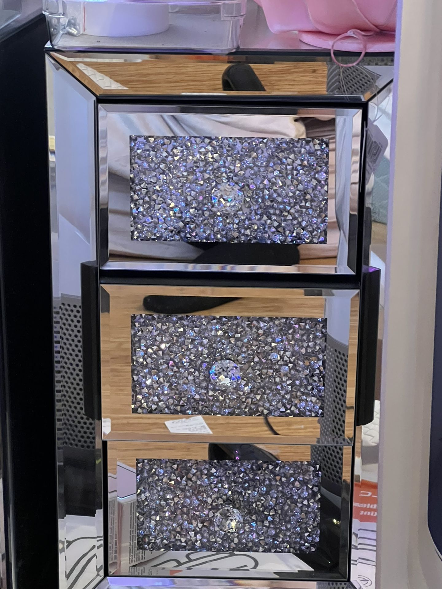 1 Small Mirrored Diamond Night Stand/Side Table