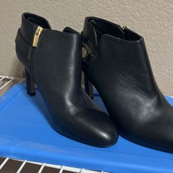 VINCE CAMUTO Boots