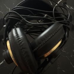 Studio Headphones with Gear Headphone Amplifier