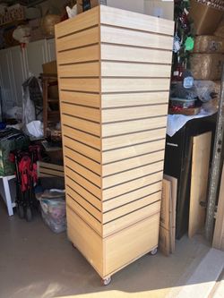 slat wall display swivels, with hooks
