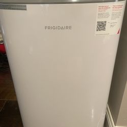 Frigidaire Portable Room AC/Dehumidifier