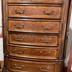 Michael Amini Tall Chest ( Deliver Include In Price ) 