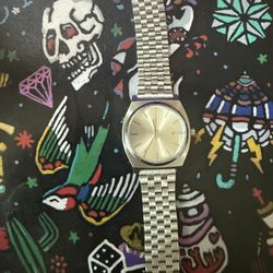 Nixon Time Teller in Silver