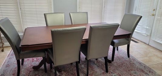 Selling 6 Great Quality Dining Chairs