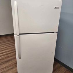 Frigidaire Apartment Size Refrigerator 