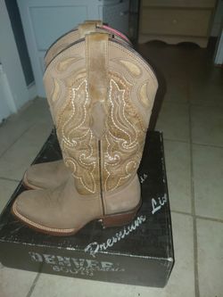 Woman boots