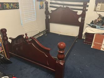 Queen Bedroom Set For Sale. Must Go!