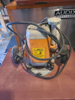 Chicago Electric 2.5 HP Plunge Router (Item 37793)