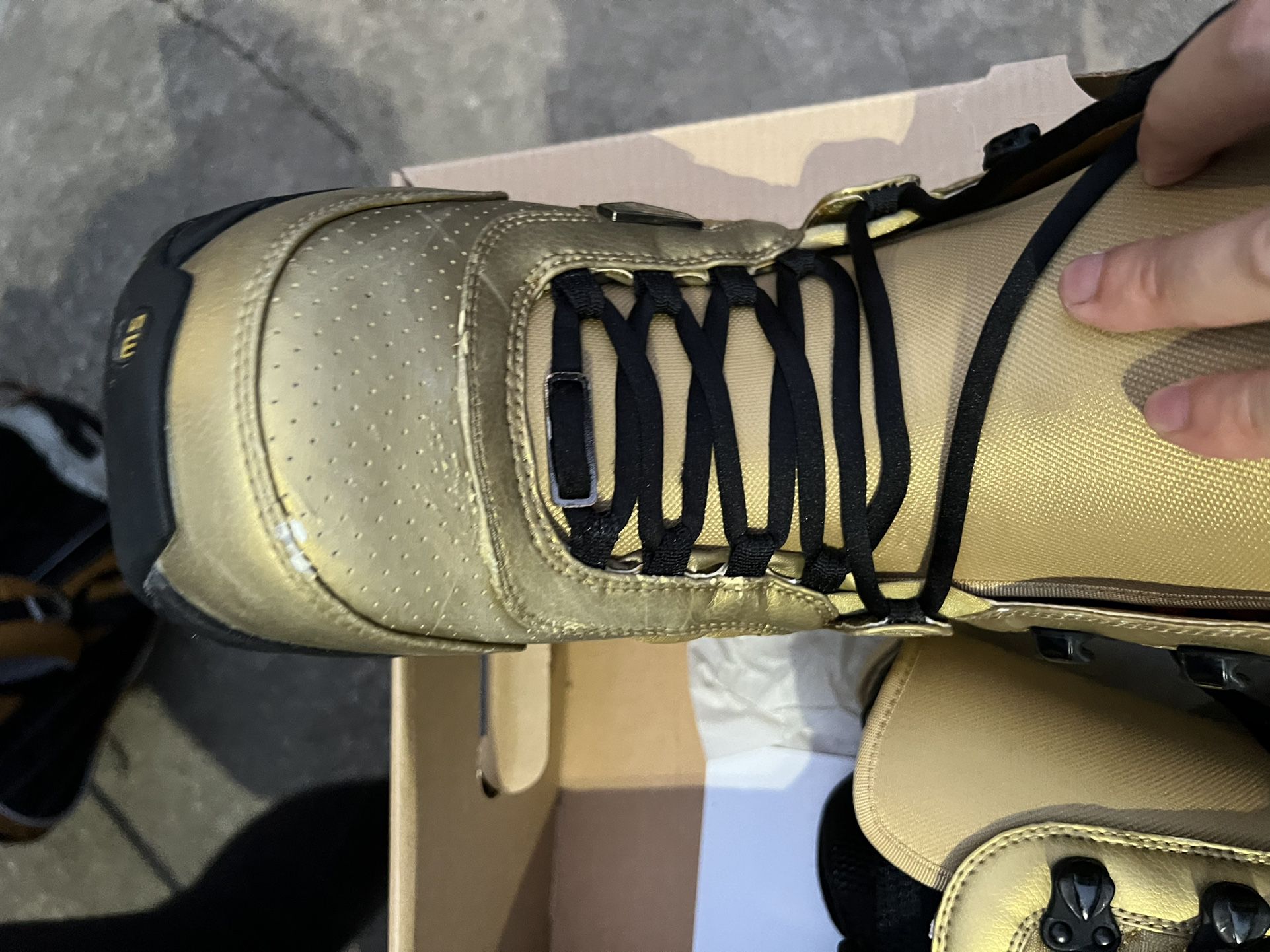 Vintage BURTON Shaun White gold Snowboard Boots GOLD