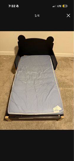Toddler bed