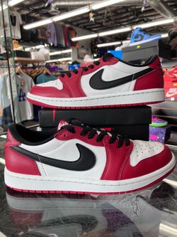 Air Jordan 1 Retro Low OG Chicago