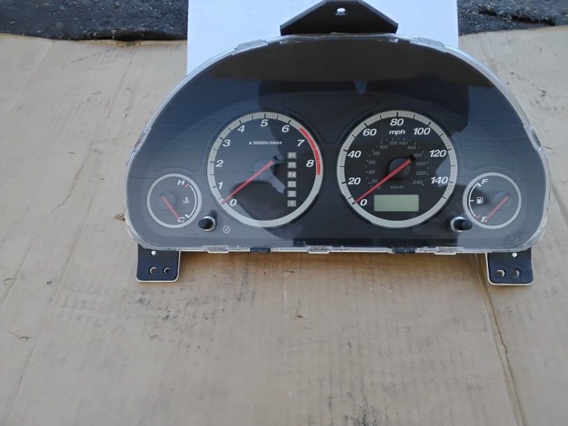 Nice 2002 To 2005 Honda CR-V Cluster OEM Factory Very Clean Like New.