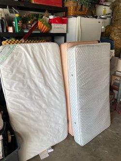 Toddler mattresses CLEAN