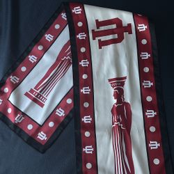 IU neck Scarf