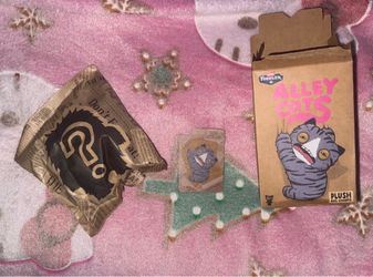 Fuggler alley cats plush bag keychains (wide eyed cat) NEW open box, sealed package