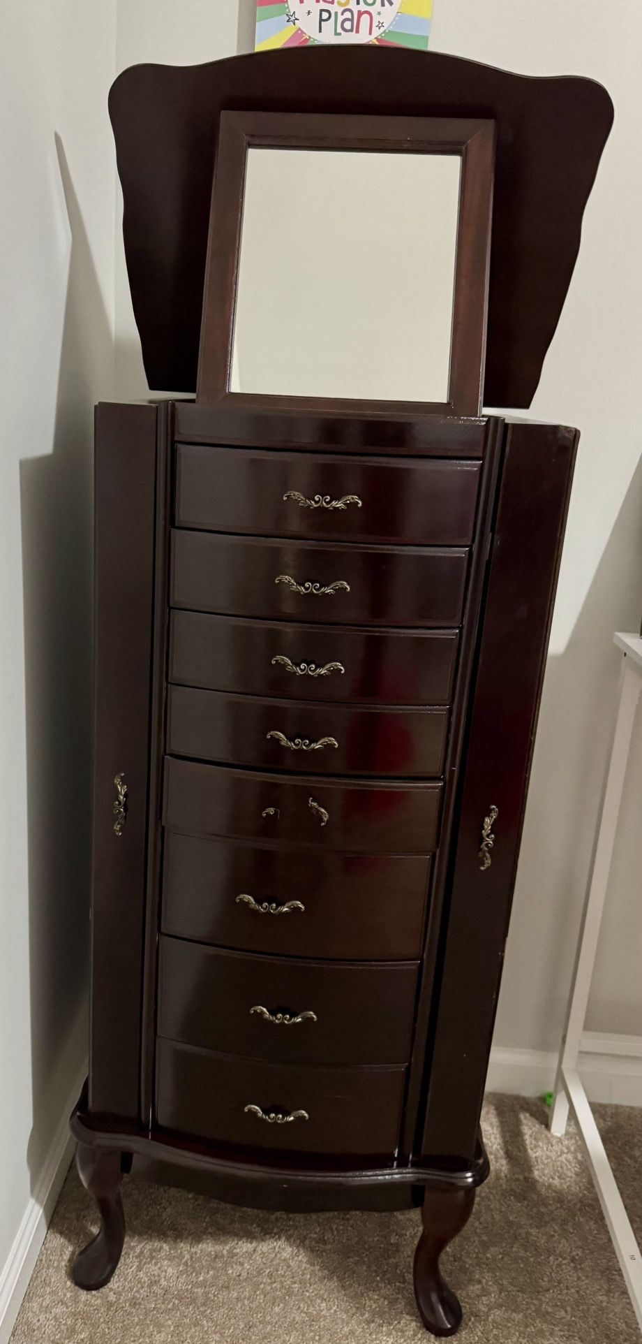 Standing jewelry chest