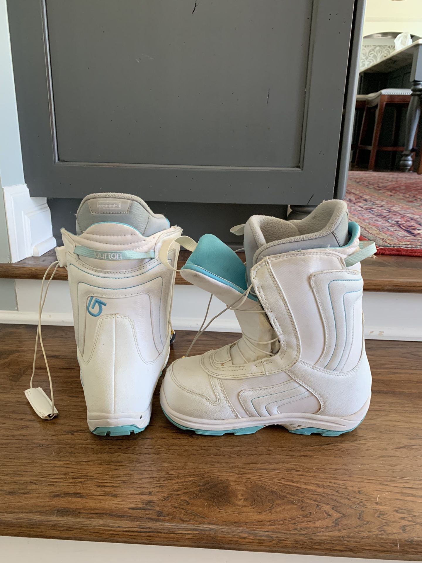 Girl’s Burton Chicklet Snowboard 130 (FREE boots with purchase)